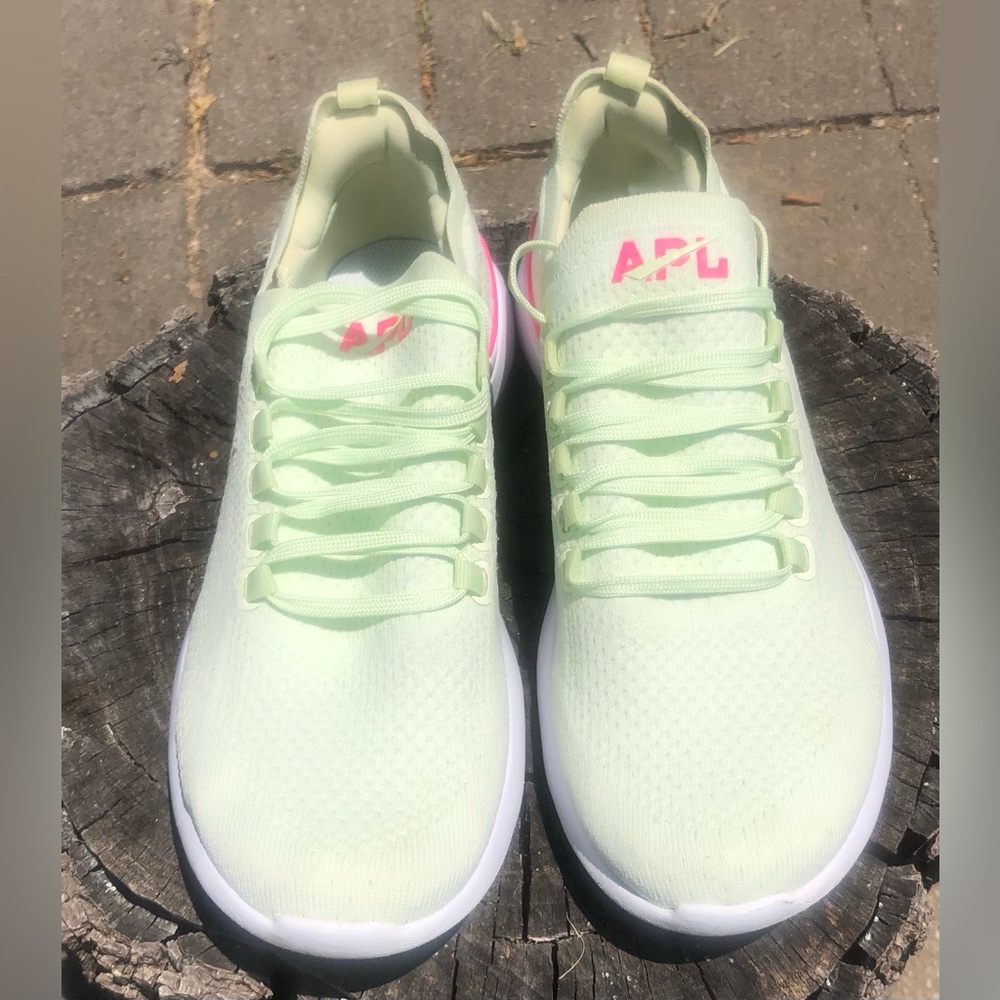 APL Women's Lightweight Knit Sneakers in Melon/ Pink/White SZ 8.5